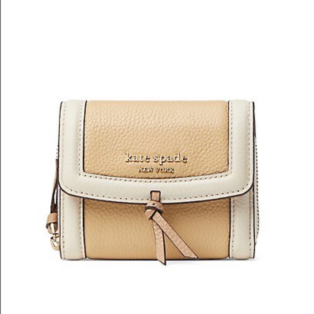 Authentic Kate Spade New York
Knott Pebbled Leather Compact Wallet